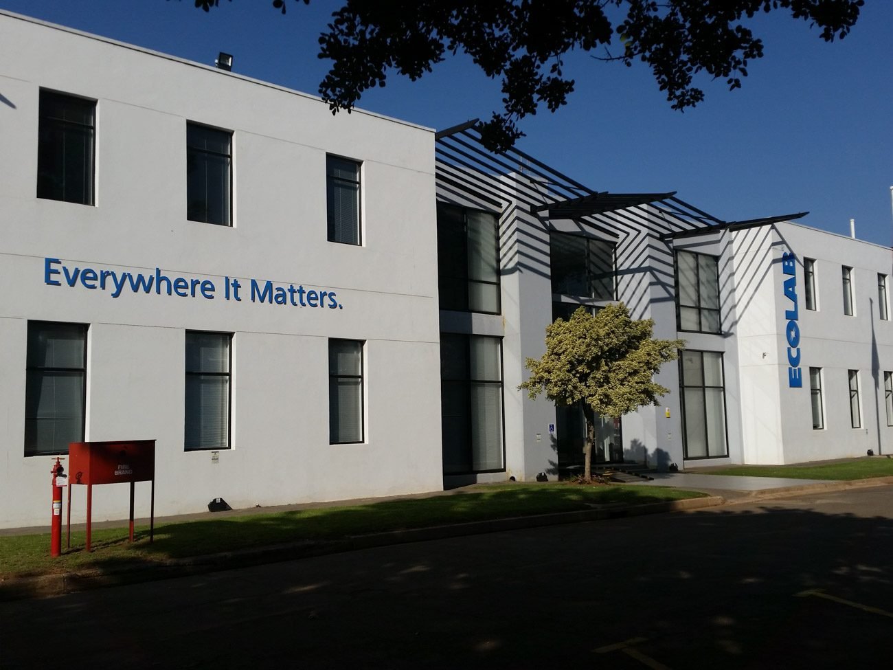 company-interior-design-ecolab-building-modernisation-24