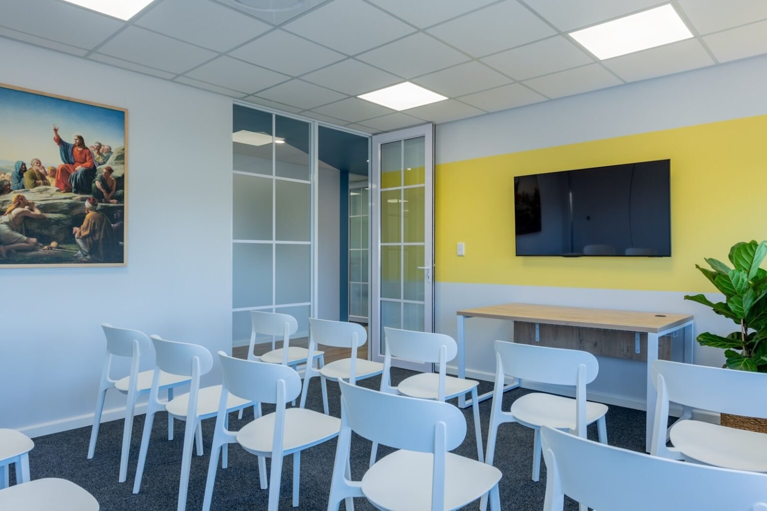 company-interior-design-training-room-1536x1024 (1)