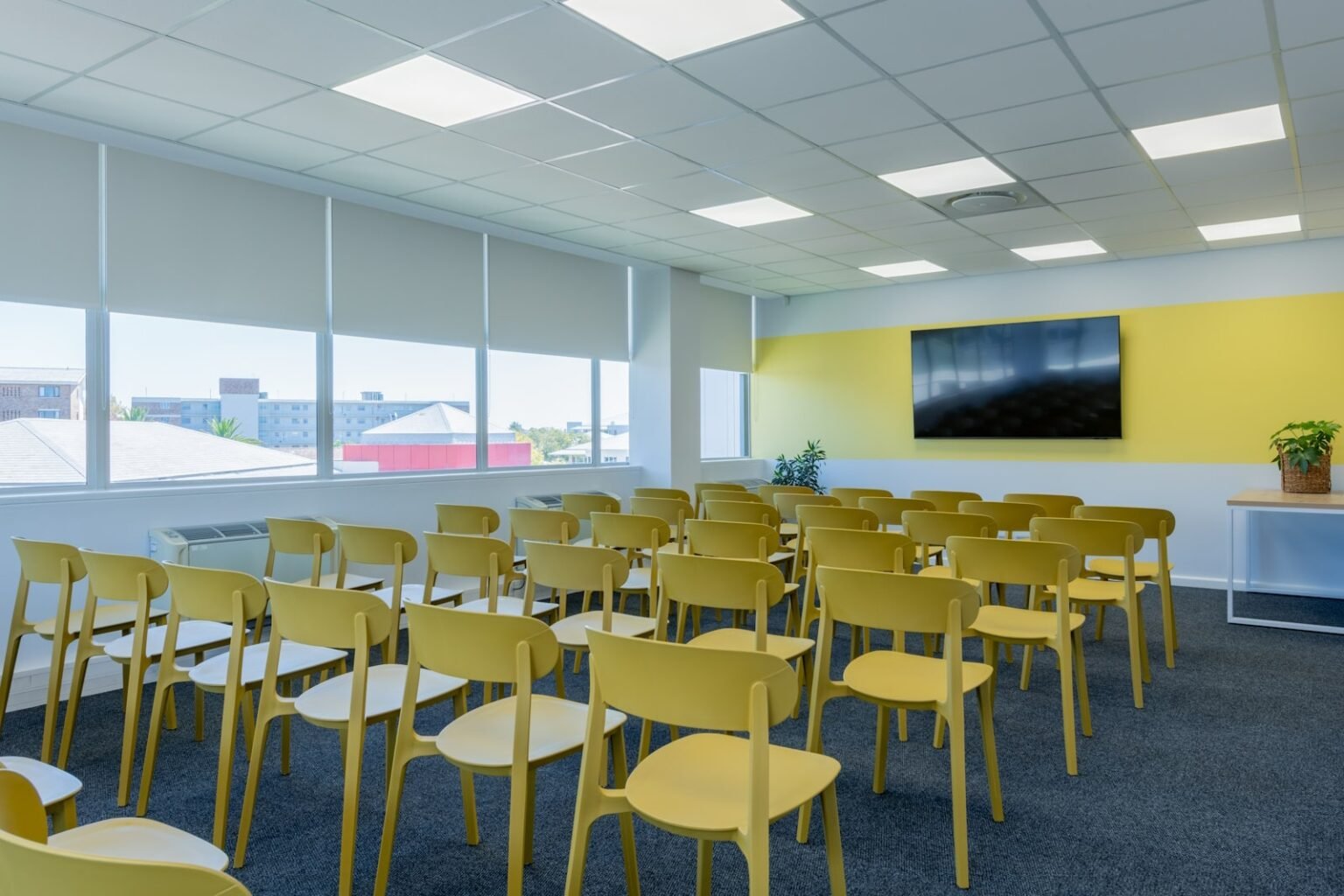 company-interior-design-training-room-2-1536x1024